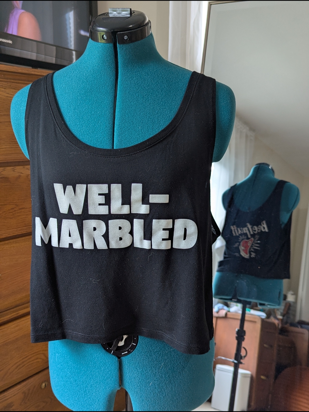 WELL-MARBLED Black Graphic Crop Tank Beefpuff Powerlifting